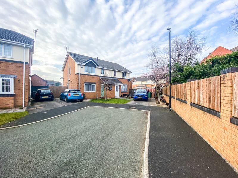 16 Oakmere Close (16OAKMERE) Pure Investor