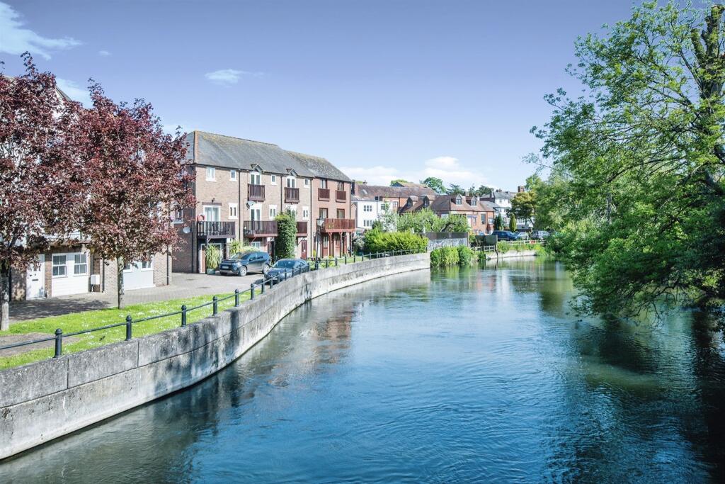 Riverside Place