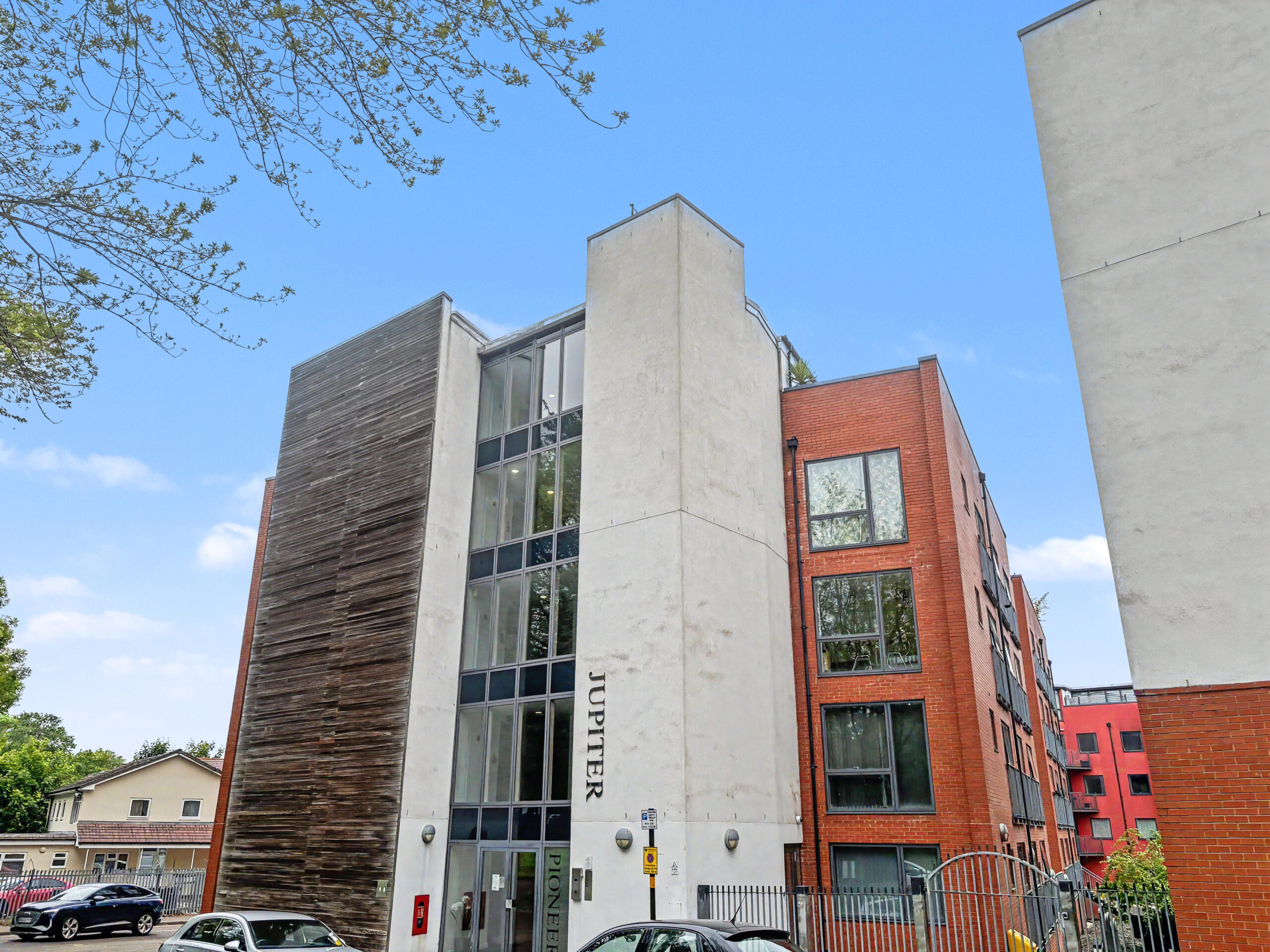 Pioneer House, 42 Ryland St