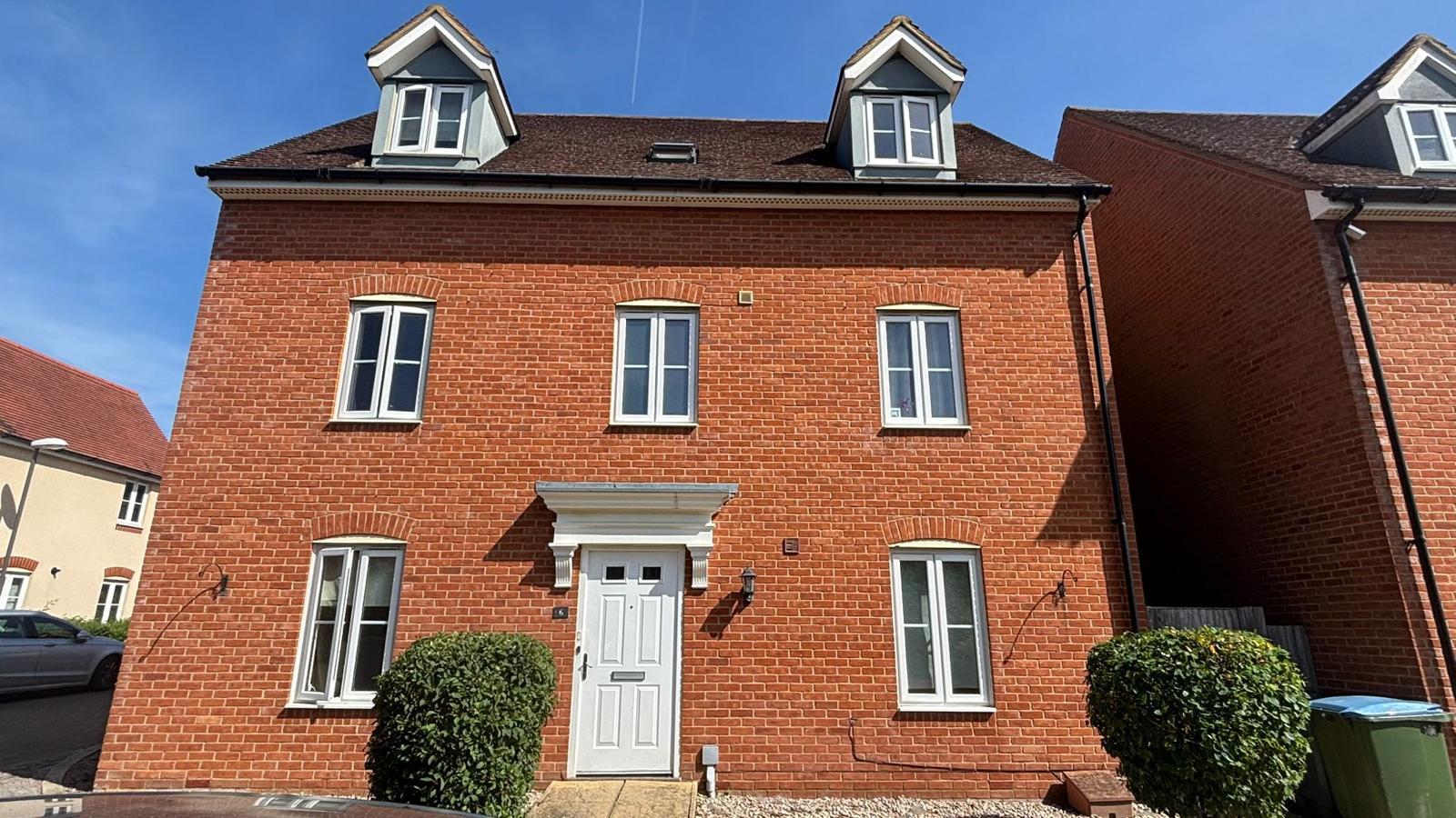 Chalkhill Blue Close, Aylesbury,