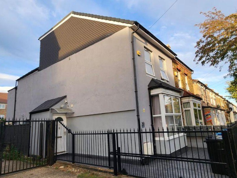 Oatlands Road, Enfield