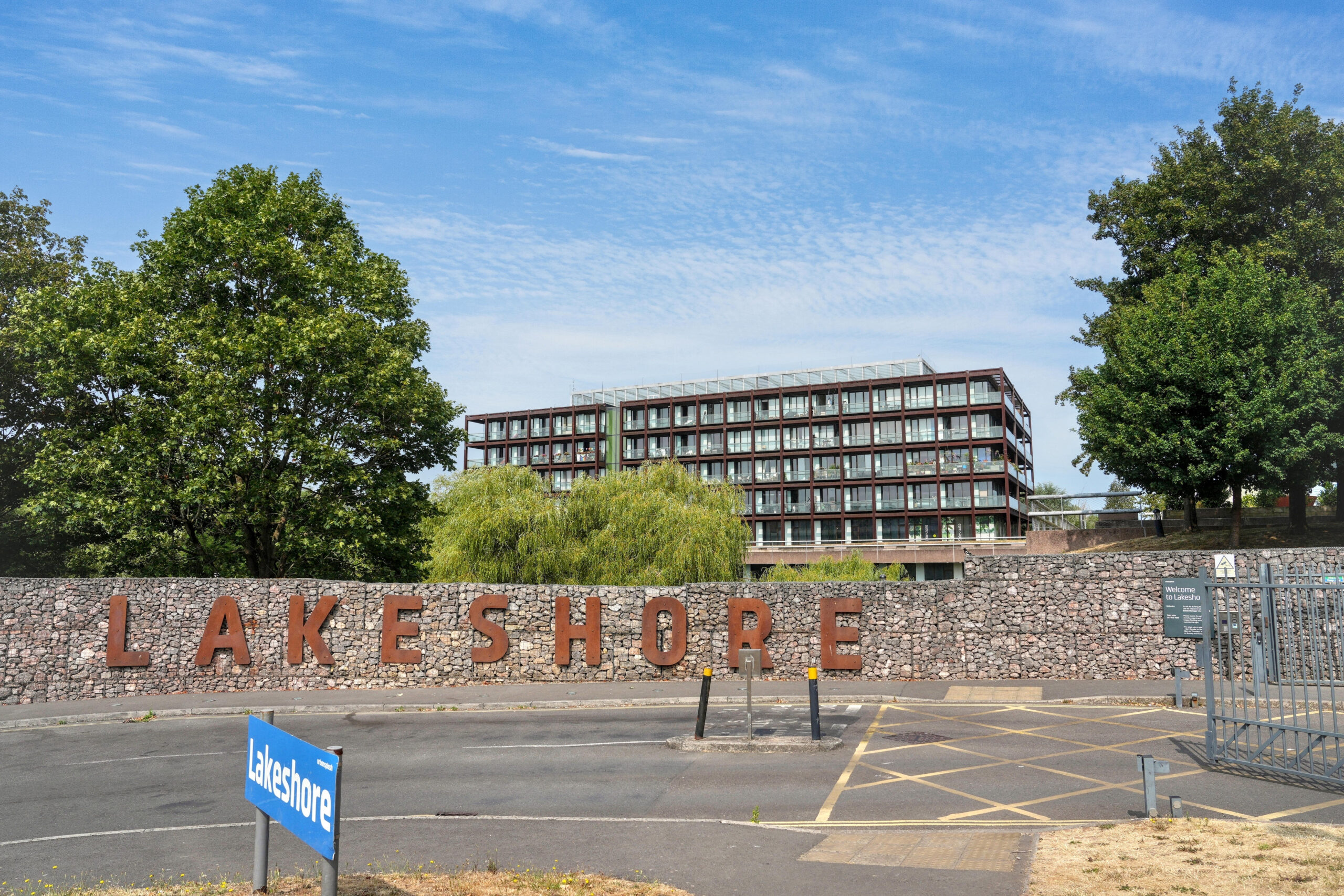 Lake Shore, Bristol
